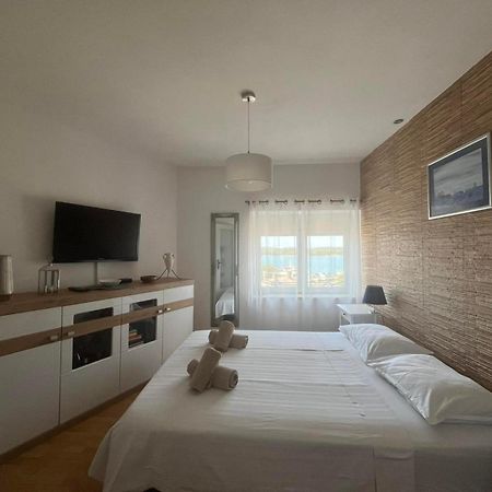 Apartment Arena Akvileja Pula Eksteriør billede