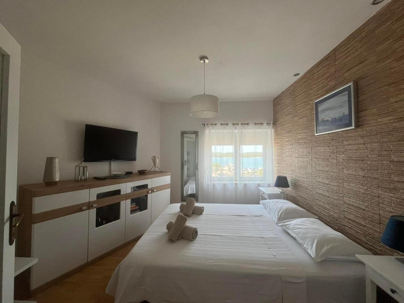 Apartment Arena Akvileja Pula Eksteriør billede