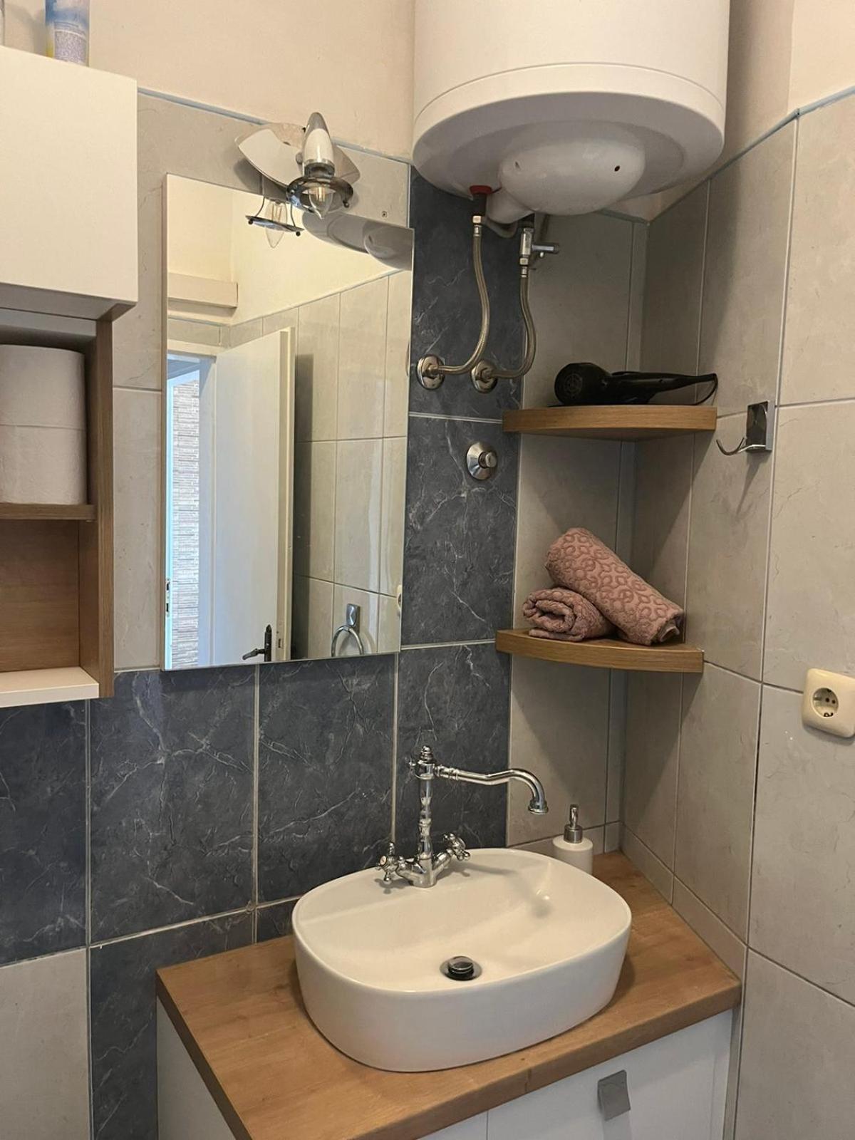 Apartment Arena Akvileja Pula Eksteriør billede